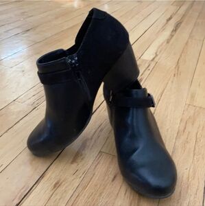 American Eagle Black Buckle Booties